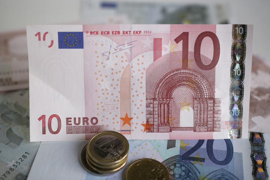 Motståndet mot euron fortsätter att minska i Sverige - EURO