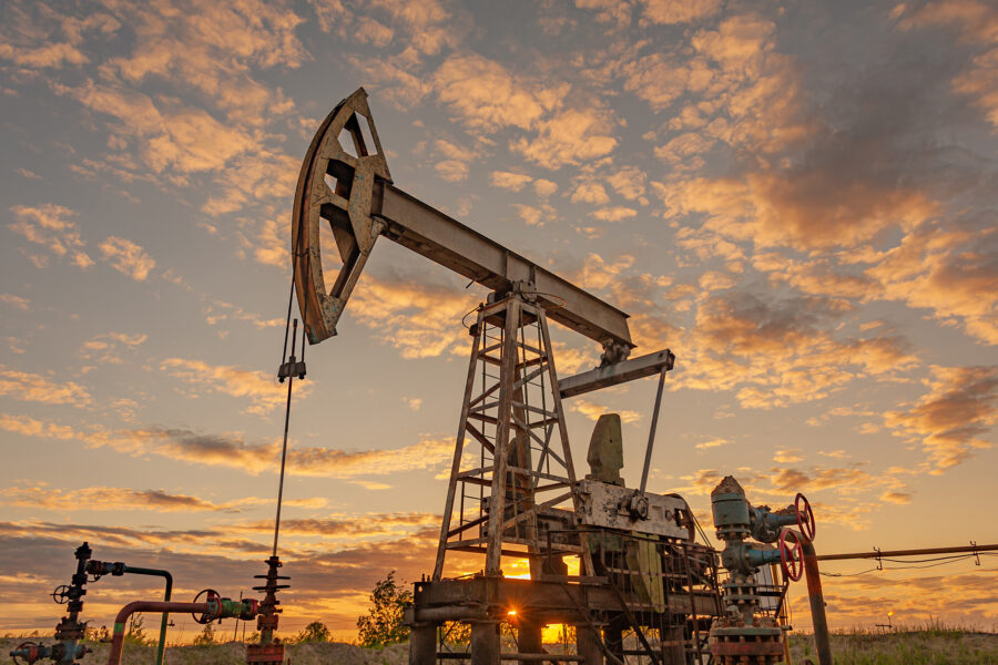 Goldman Sachs sänker prognosen för oljepriset - Olja oljepris oljefält oljepump oljerig