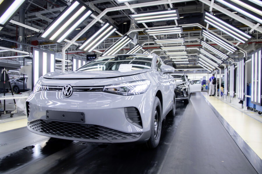 Tusentals Volkswagen stoppade i USA - Volkswagen plant Emden – MEB Production