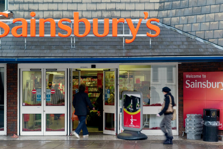 Sainsbury höjer lönerna för 120 000 anställda - Britain Sainsbury Merger
