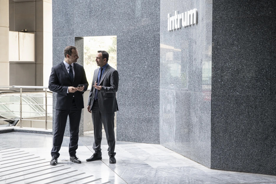 Nordic Capital minskar i Intrum