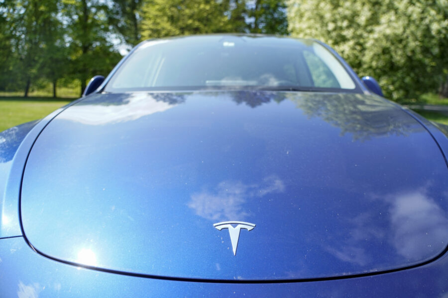 Tesla Model Y.