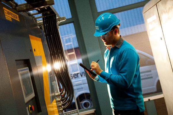 Atlas Copco förvärvar tysk kompressordistributör - Service-Mitarbeiter-DTN-Druckluft-Technik-Nord