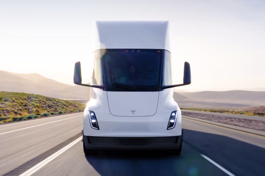 Tesla stiger på italiensk förfrågan om lastbilsproduktion - Tesla lastbil