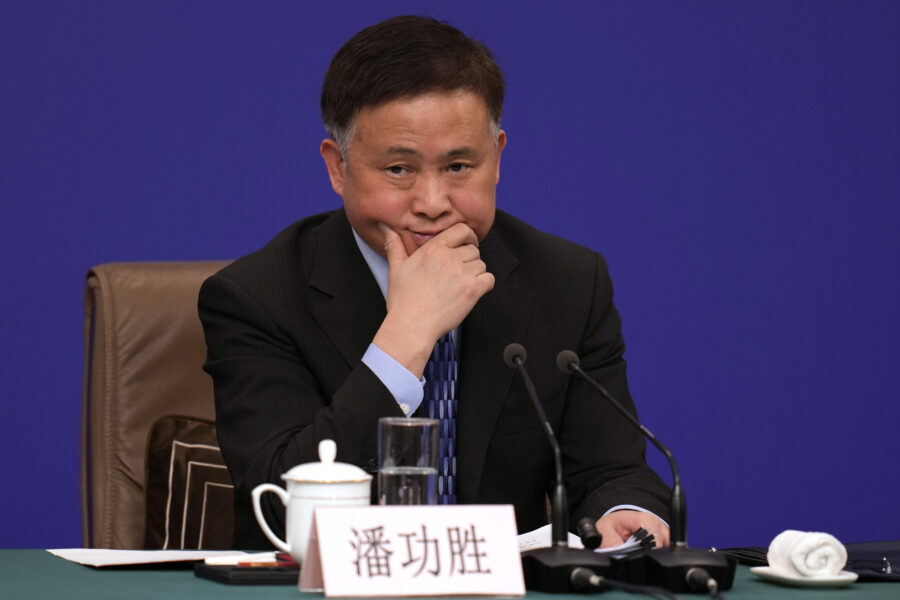 Kinas centralbankschef: Finns utrymme att sänka bankernas reservkrav - China Congress