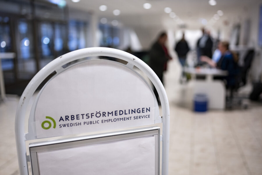 Antalet öppet arbetslösa i Sverige ökade med 1 809 personer i förra veckan - ARBETSFÖRMEDLINGEN