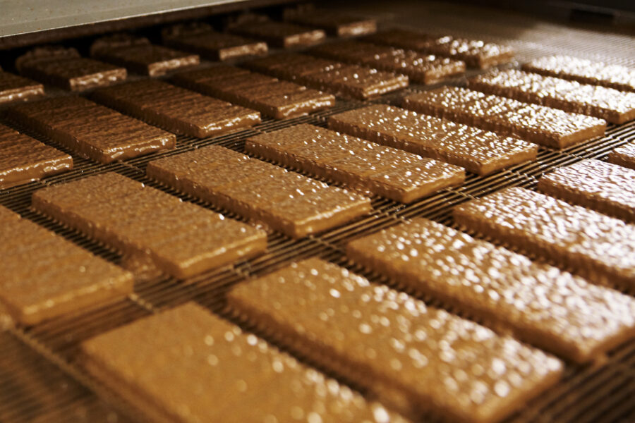 Cloetta stoppar 850 ton förorenad choklad - Kexchoklad production in Ljungsbro, Sweden