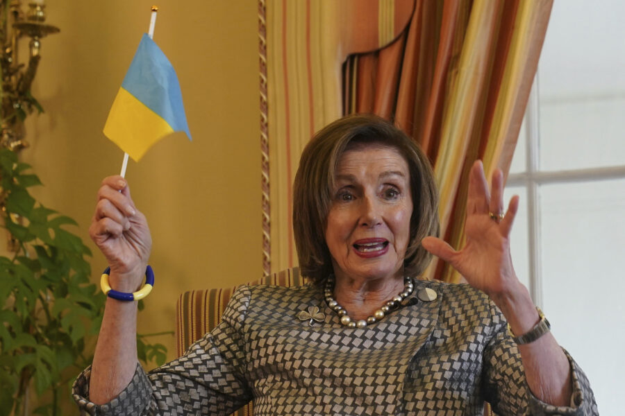 USA:s representanthus godkänner militärt stödpaket till Ukraina - Ireland Nancy Pelosi