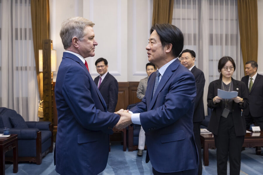 USA utlovar stöd till Taiwan efter kinesiska militärövningar - Taiwan US