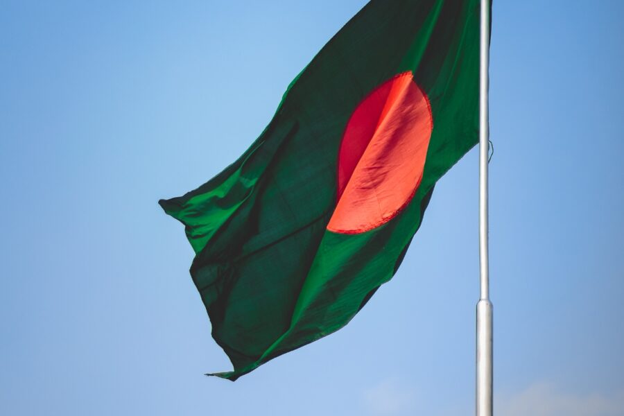 Bangladeshs premiärminister Sheikh Hasina avgår efter våldsamma protester - bangladsesh