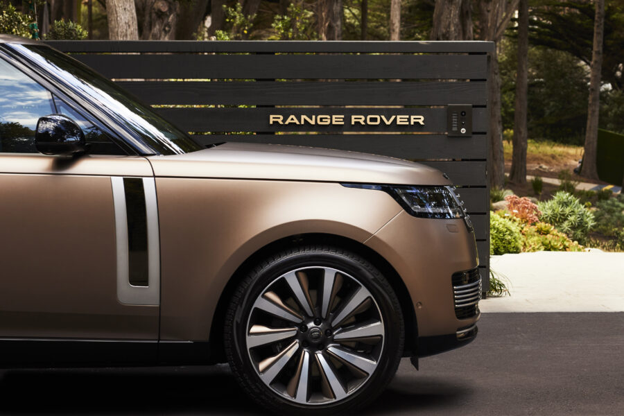 Jaguar Land Rover sänker prognos – Tata tappar - 2022 Range Rover SV Carmel Edition_9 bil