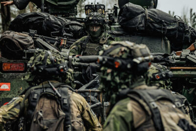 Försvarsmakten militär