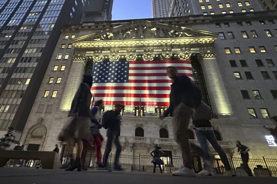 Sämre USA-siffror än väntat: Lägre konsumentförtroende och husförsäljning - usa börsen Financial Markets Wall Street