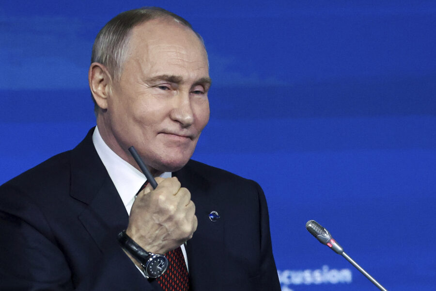 Putin: Dumt avfärda Trumps intresse för Grönland - Russia Putin