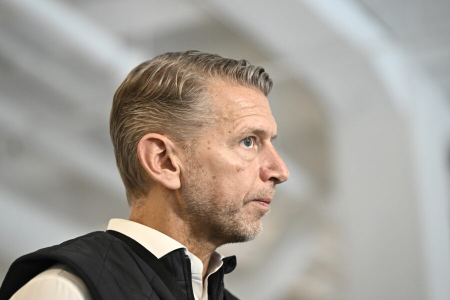 Uppgifter: Carlsson ska delges misstanke för dödsolycka på Northvolt - Peter Carlsson som VD för Northvolt