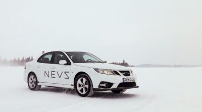NEVS-9-3-auf-Wintertestfahrt