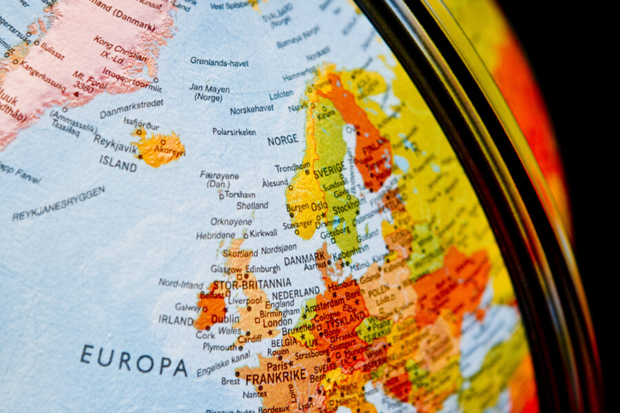 Dragning uppåt på Europabörserna - Europa genre jordglob Europabörser