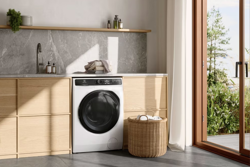 Electrolux-chef köper aktier för 1,2 miljoner