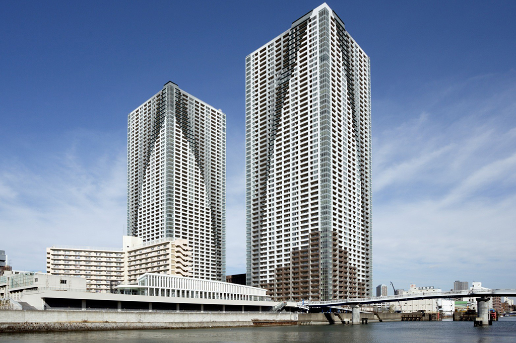 Sumitomo Realty rusar på Elliotts intåg
