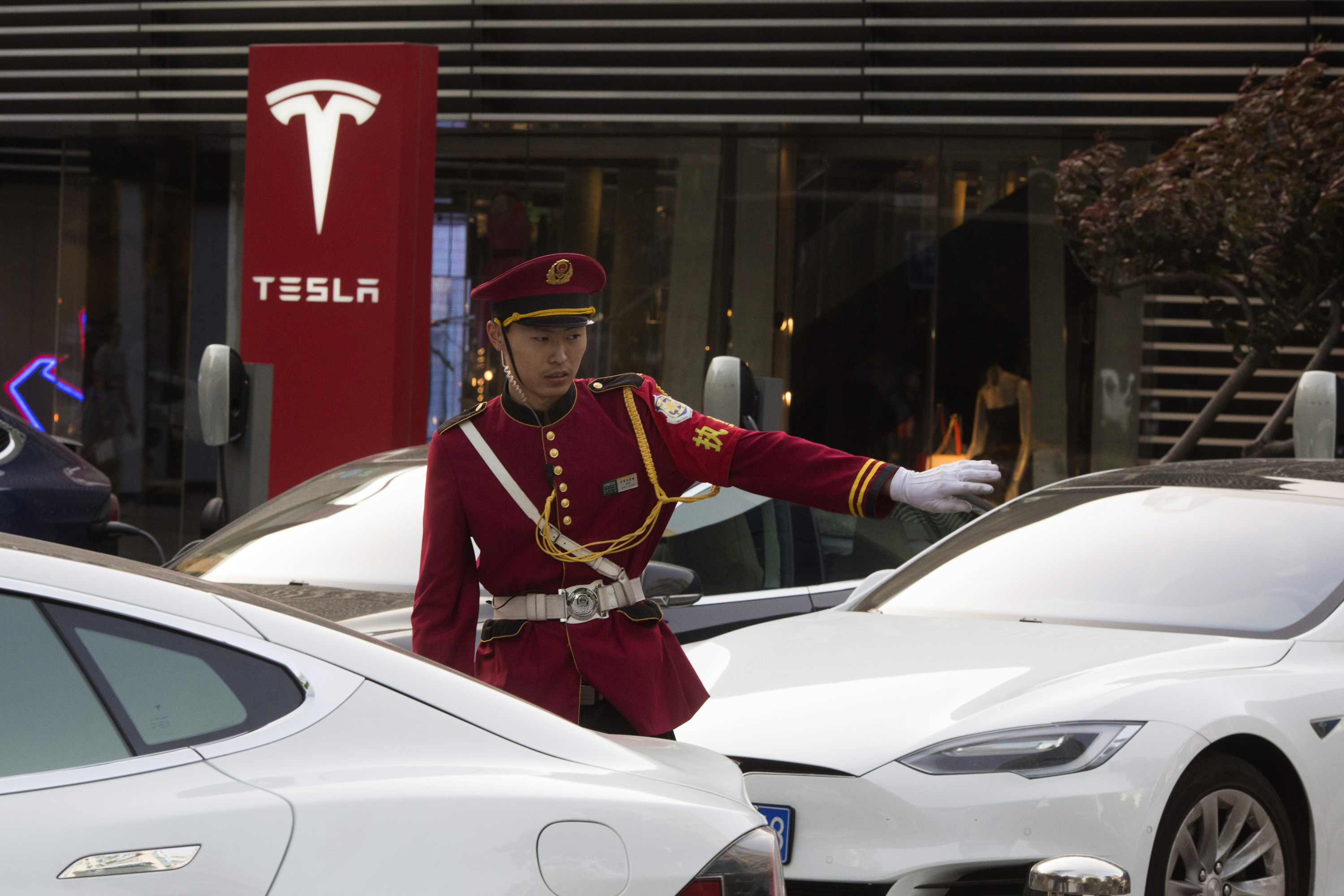 Tesla stoppar beställningar i Kina för Model S och X