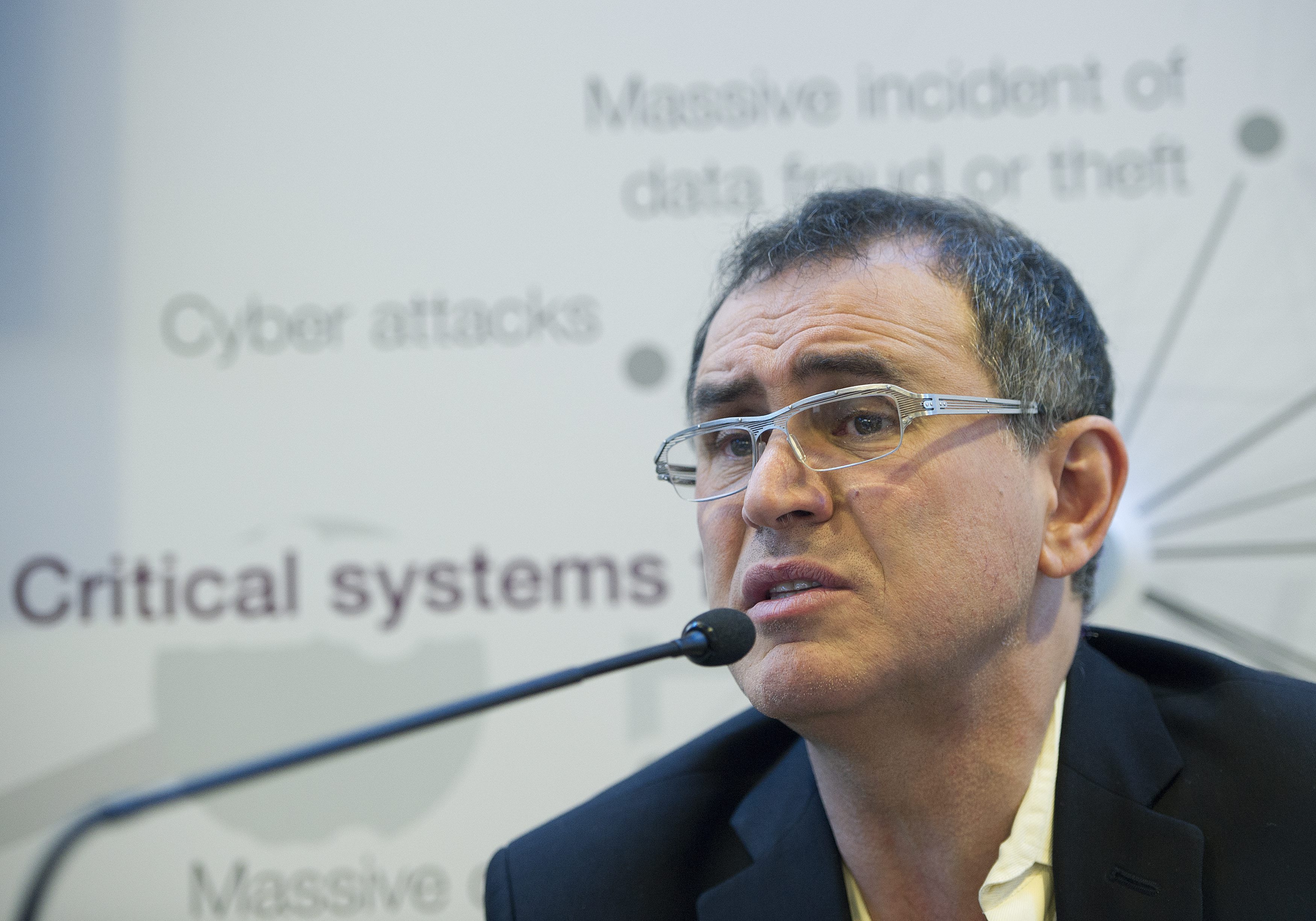 Roubini: Mer börsnedgång innan det vänder