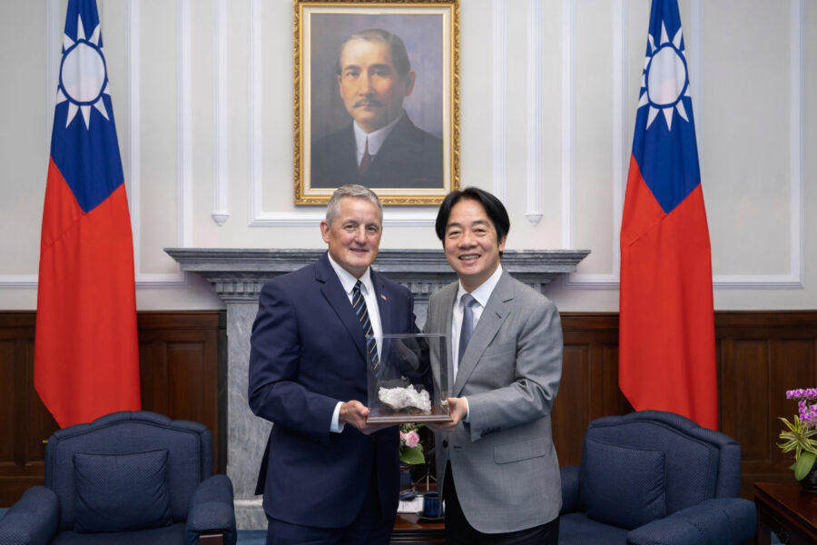 Taiwan kan öka vapenköpen från USA - Taiwan US