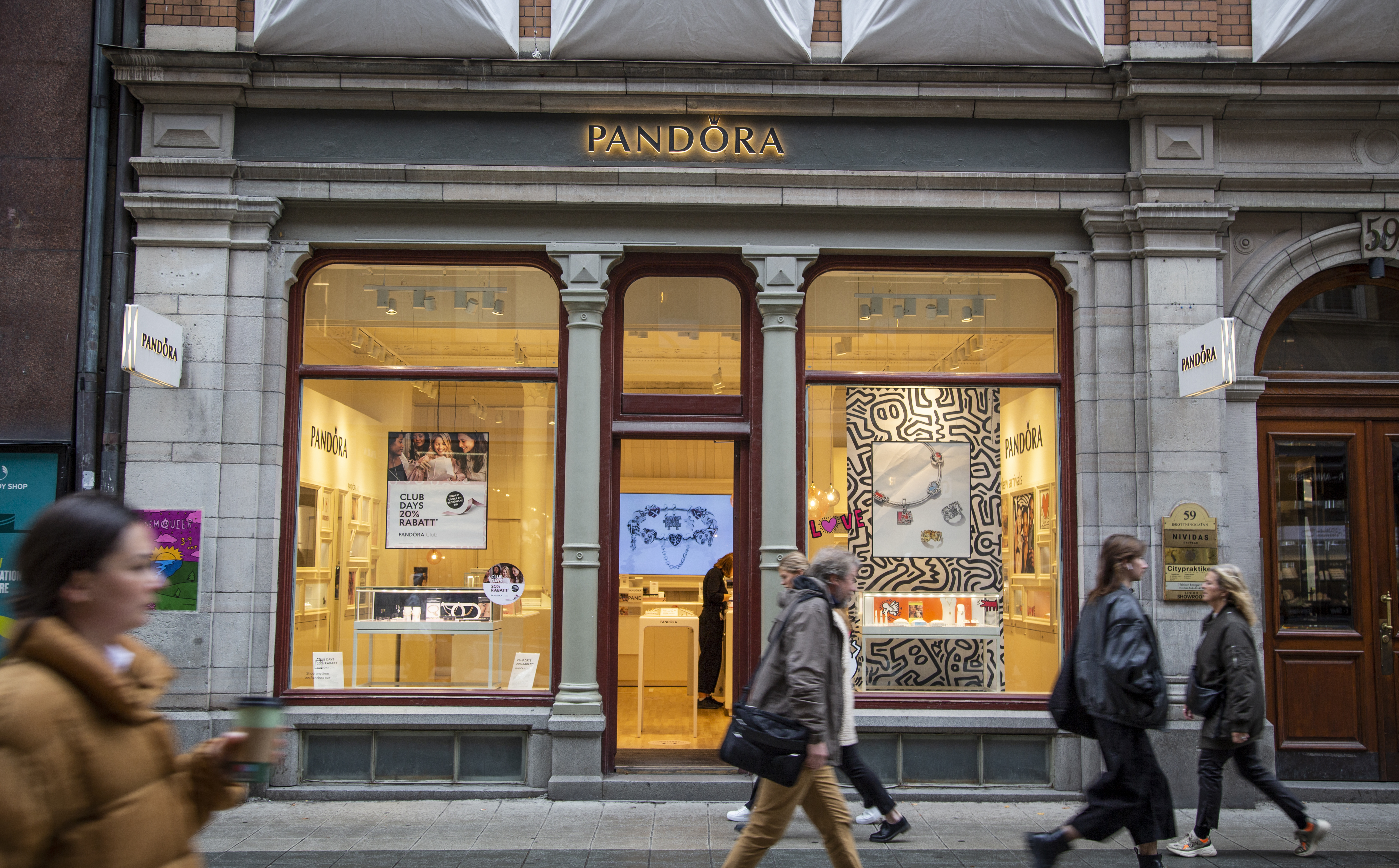 Pandora butik stockholm gata
