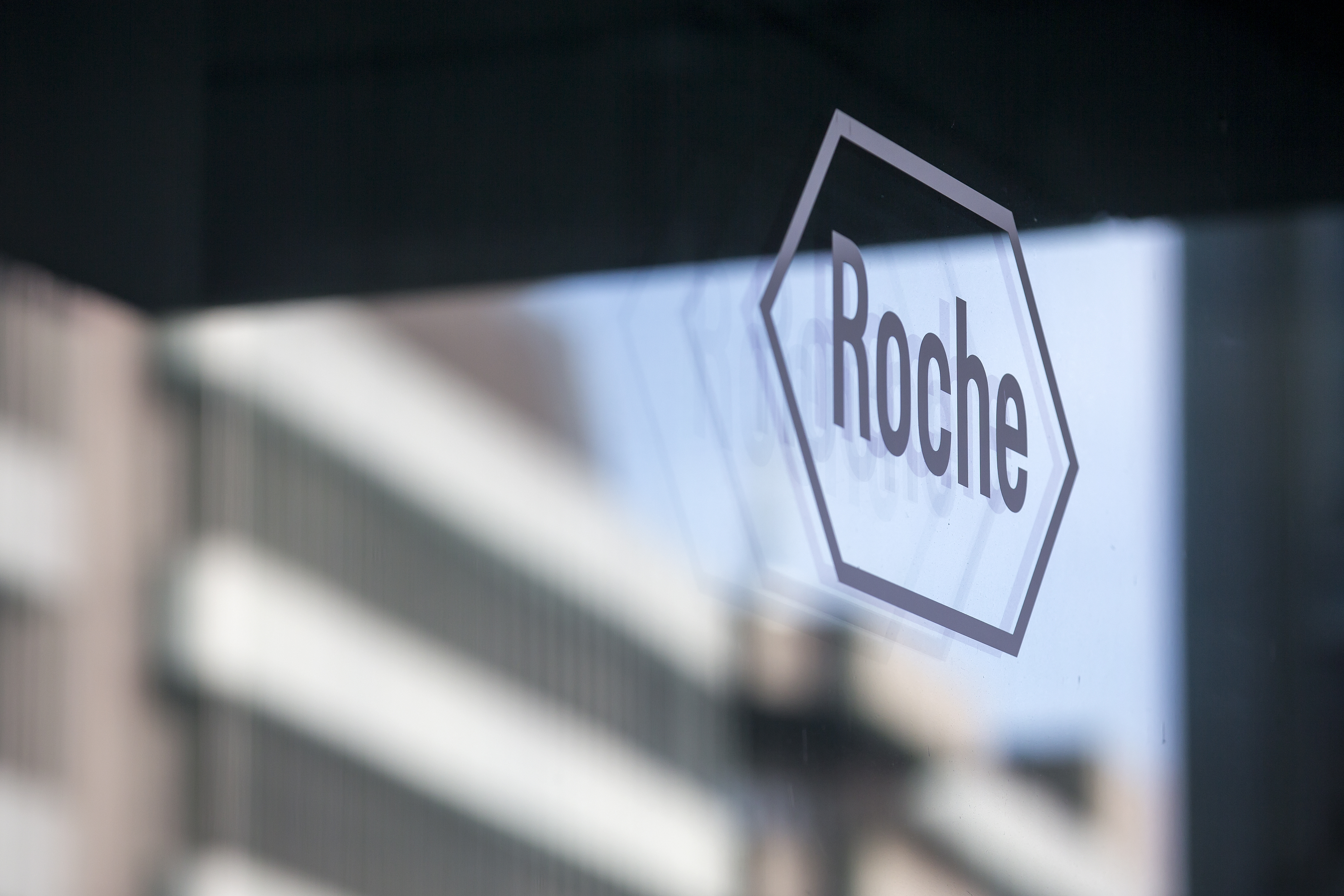 Roche begränsar läkemedel efter två dödsfall