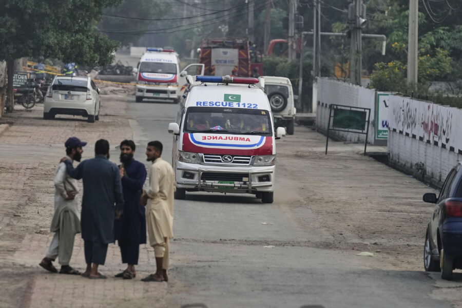Ambulans i Pakistan efter misstänkt indisk missilattack