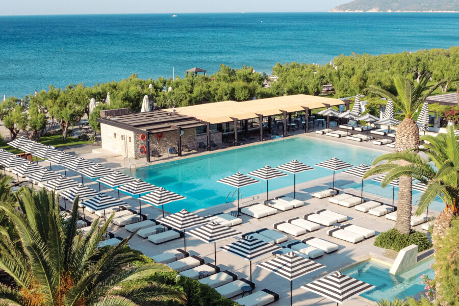 Tui ökar rörelseförlusten – upprepar helårsutsikter - resor semester grekland TUI Blue Star Doryssa Seaside Resort_pool
