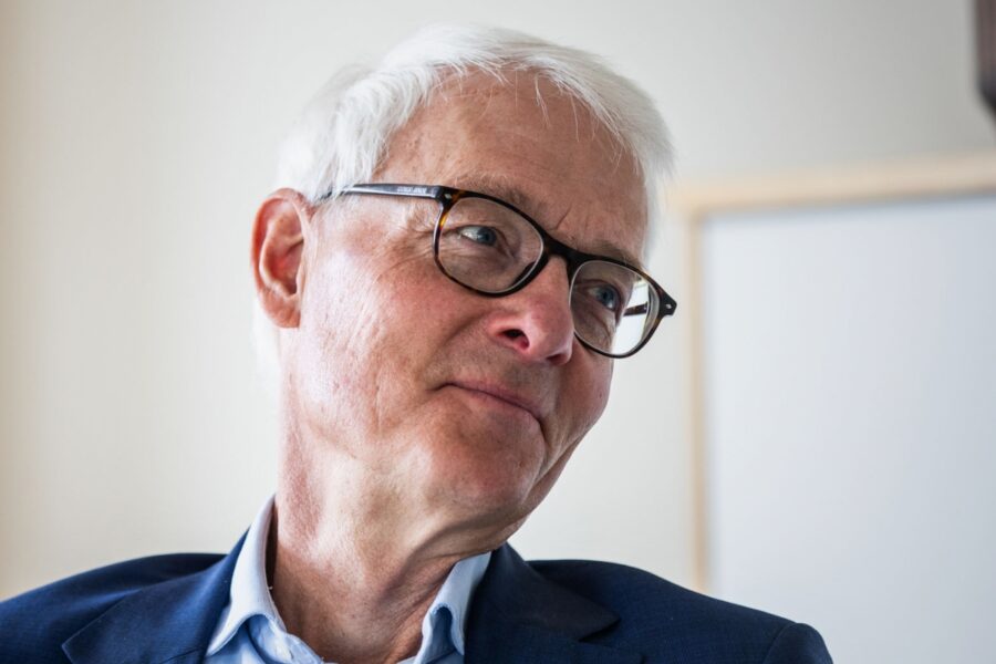 Henrik Didner fondbolag man vitt hår glasögon