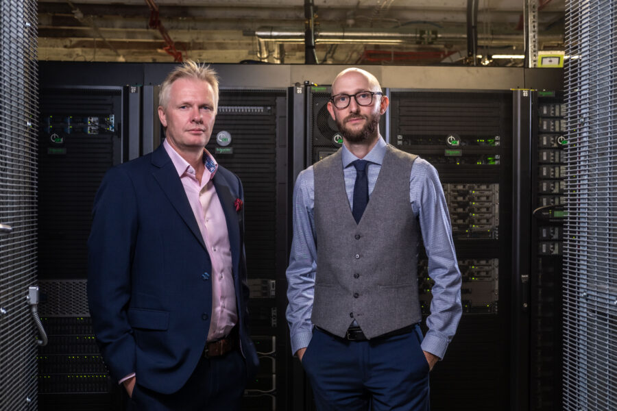 Forskarna: ”Sverige kan bli en digital soptipp” - Professor Tom Jackson and Professor Ian R. Hodgkinson, Loughboro