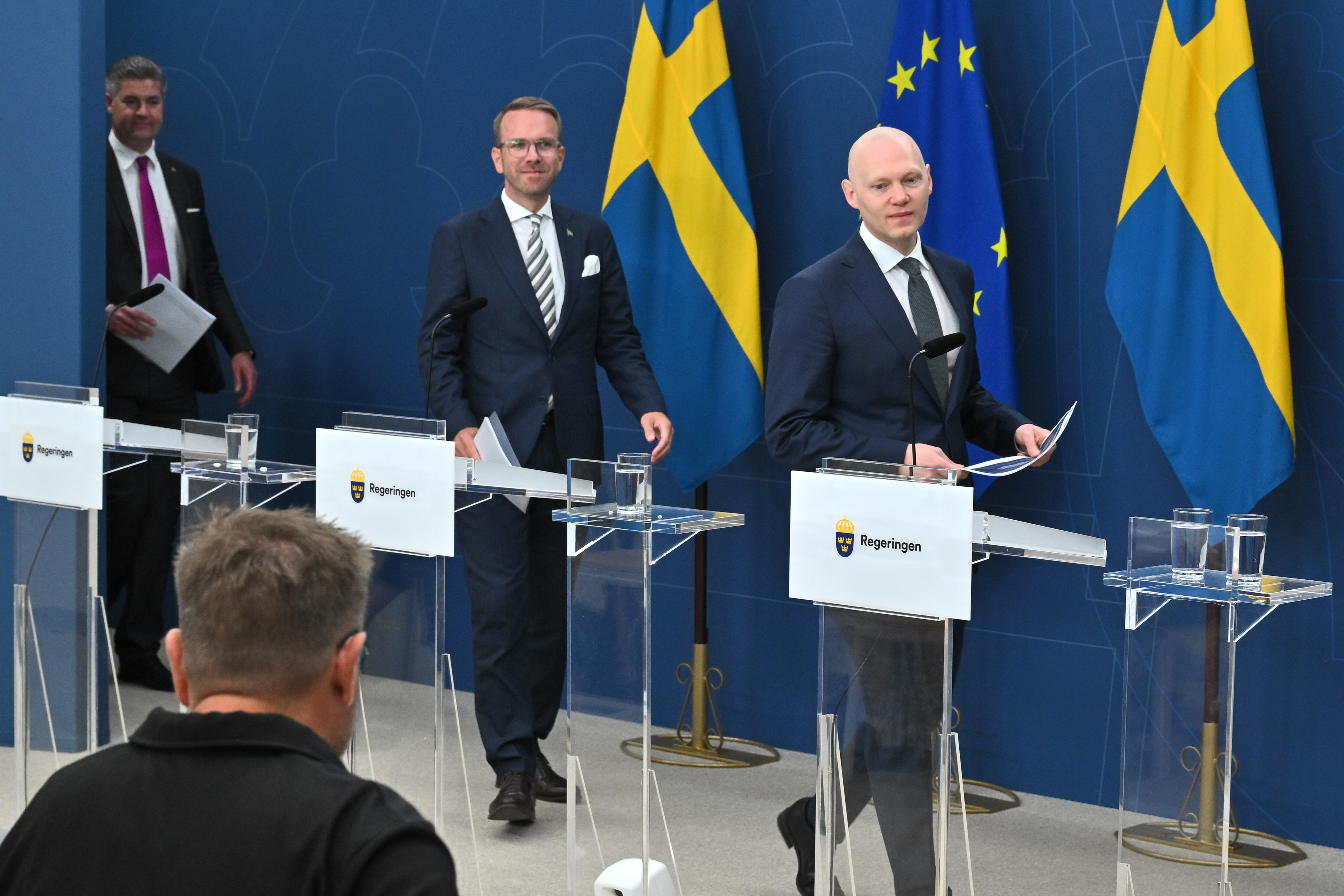 Regeringen och SD vill lätta på bolånereglerna