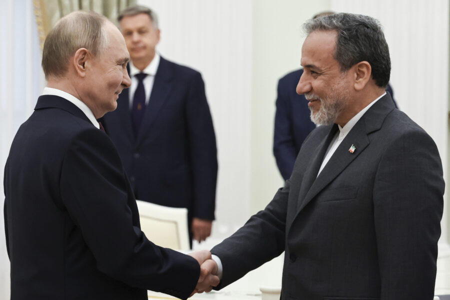 Putin ger stöd till Iran: ”Oprovocerad aggression” - Russia Iran Israel Mideast Wars