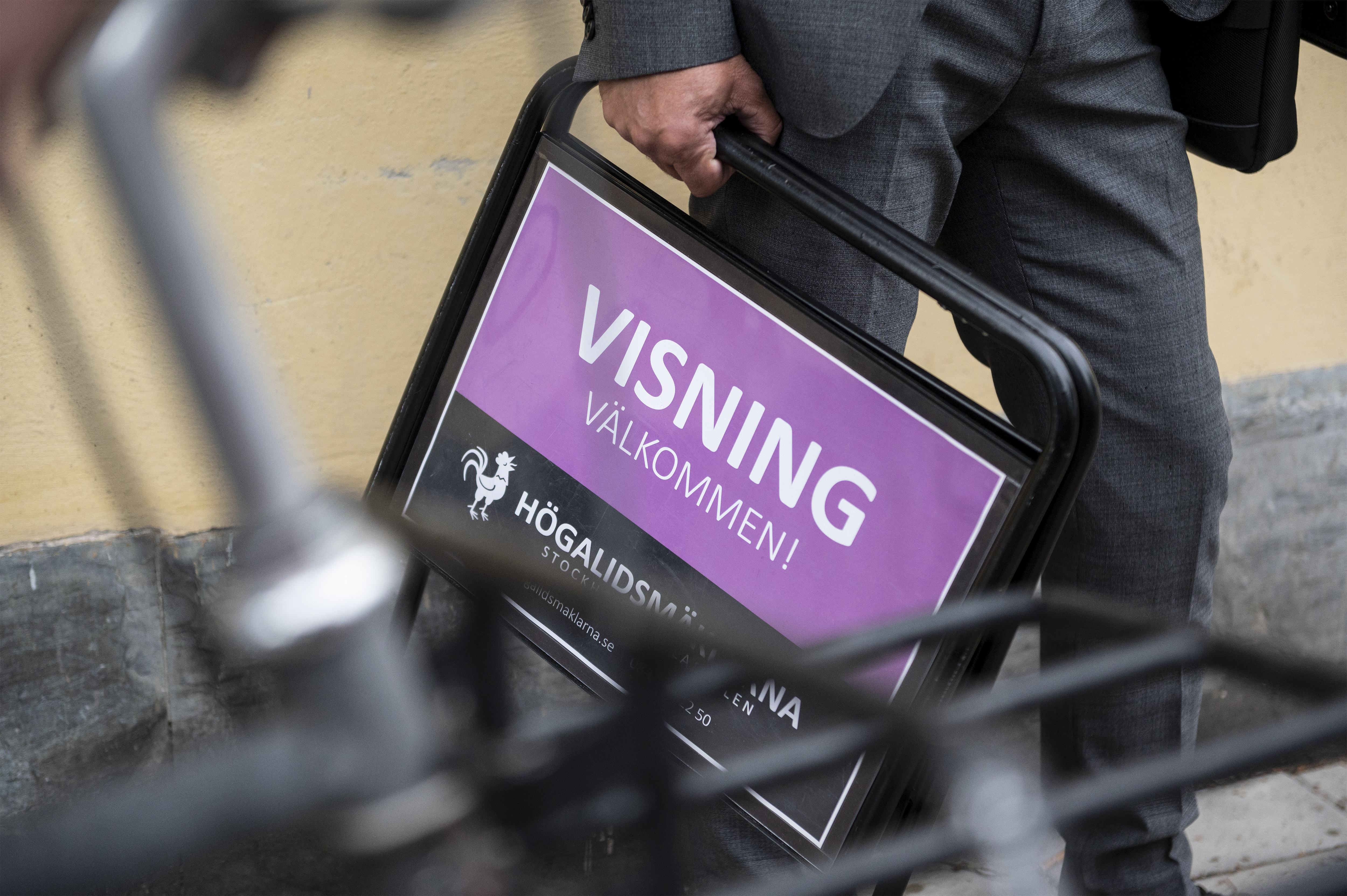 Mäklarna spår stillastående bostadspriser